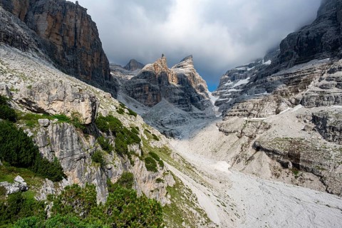 Mountain valley, Castelletto Superiore and Cima Sella peaks, back Scharte Bocca di Tuckett, Brenta