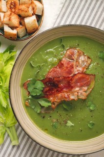 Green mashed soup, with bacon and croutons, homemade, no people