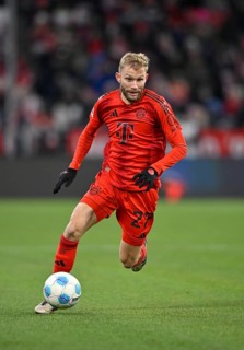 Konrad Laimer FC Bayern Munich FCB (27) Action on the ball Allianz Arena, Munich, Bavaria, Germany