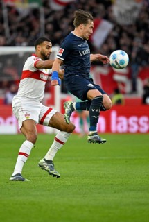 Josha Vagnoman VfB Stuttgart (04) against Felix Passlack VfL Bochum BOC (15) MHPArena, MHP Arena