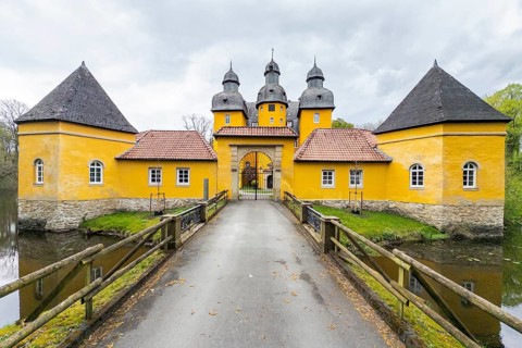 Schloss Holte, Schloss Holte-Stukenbrock, North Rhine-Westphalia, Germany, Baroque yellow castle,