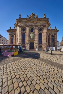 Ludwigskirche, weekly market market, market stall, cobblestone pavement, square, blue sky,
