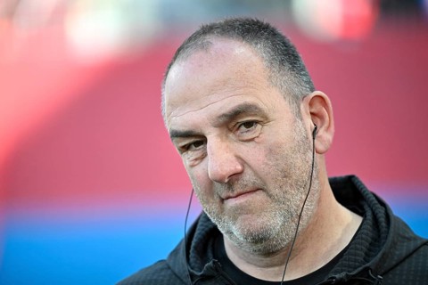 Coach coach Frank Schmidt 1. FC Heidenheim 1846 FCH portrait thoughtful soccer Bundesliga,