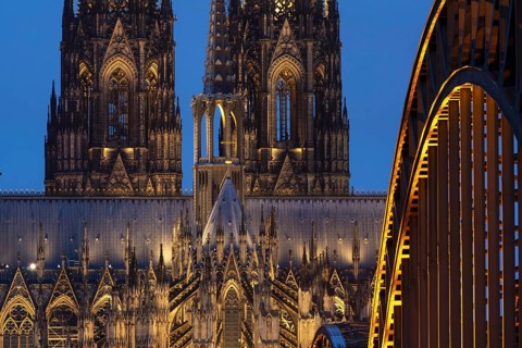 LED lights, evening mood at Cologne Cathedral, Hohenzollern Bridge, Cologne, North