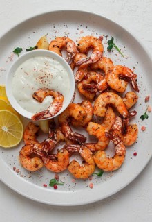 Fried shrimp, headless, with spices, grilled, homemade, no people