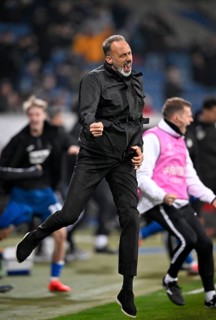 Unrestrained goal celebration, jumping for joy, coach Pellegrino Matarazzo TSG 1899 Hoffenheim