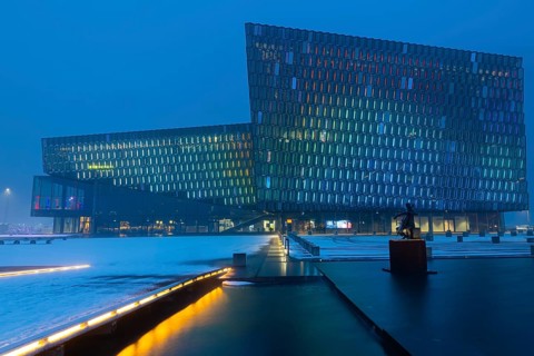 Harpa Concert Hall, Tónlistar- og ráðstefnuhúsið í Reykjavík, Blue Hour, Winter, Reykavik, Iceland,