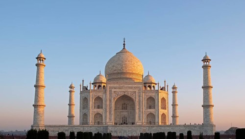 Taj Mahal or Taj Mahal in the morning light, mausoleum, Agra, Uttar Pradesh, India