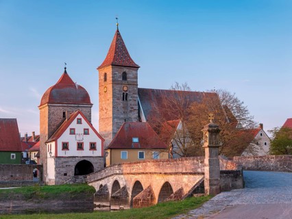 Ornbau in the evening light, medieval stone bridge over the river Altmühl, Altmühl bridge with