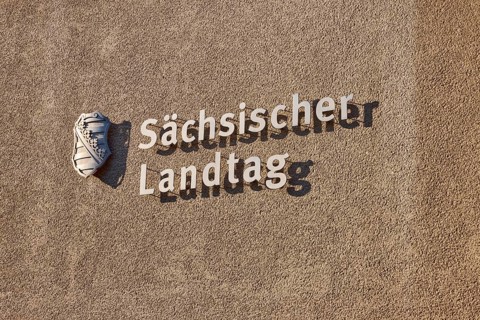 Saxon State Parliament, metal sign, Saxon coat of arms, facade, Bernhard-von-Lindenau-Platz,