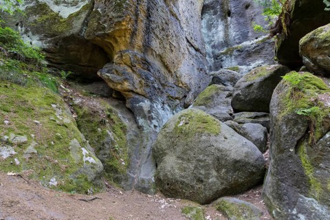 Rocky landscape at the Diebskeller or Götzinger Cave at the Kleiner Bärenstein, Thürmsdorf,