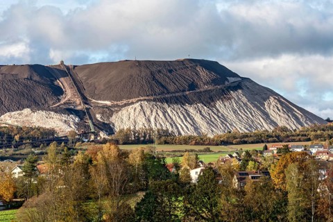 Monte Kali, overburden mountain with conveyor belt, conveyor belt, potash plant K & S, potash and