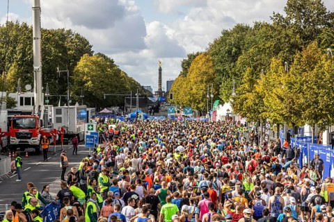 BMW Berlin Marathon. With 54, 280 finishers, it is the most popular running event in Germany.
