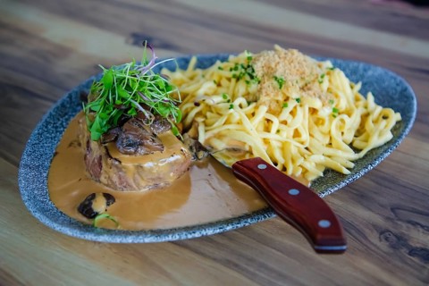 Rübli Restaurant, Restaurant, Bar, Dining restaurant, Swabian cuisine, Beef steak with mushrooms