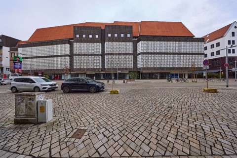 Former Kaufhof or Horten department stores', modern architecture, commercial building, car park