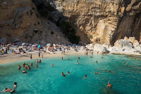 Crowds on the beach, Cala mariolu, Gulf of Orosei National Park, Parco Nazionale del Gennargentu e