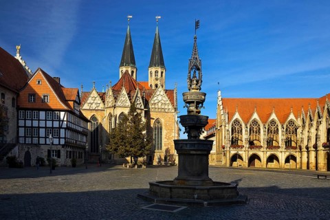 Altstadtmarkt, the central square of the Altstadt district, traditional island, Braunschweig, Lower