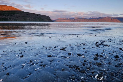 Beach, Midsummer night, Hesteyri, Hesteyrarfjörður or Hesteyrarfjördur, Hornstrandir, Westfjords,