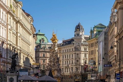 Graben pedestrian zone and the Vienna Plague Column, Vienna, Austria