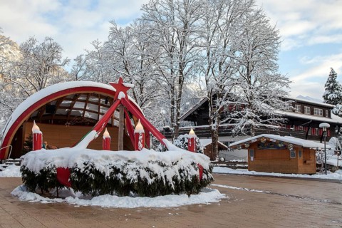 Winter, Advent wreath and open-air stage in front of Oberstdorfhaus, at the spa garden,