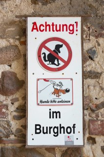 Sign, Dogs on a lead and take their faeces with them, Roßlau Castle, moated castle, Roßlau Elbe,