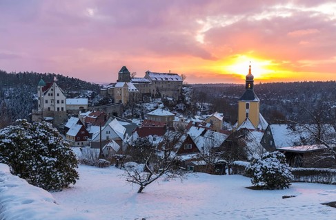 Sunset in Hohnstein, town view with castle and town church, Hohnstein, Saxon Switzerland, Saxony,
