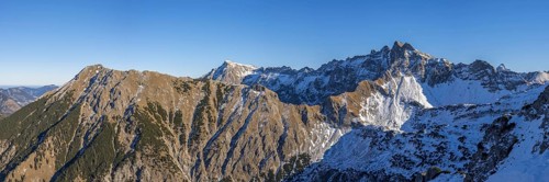 Panorama from Rubihorn, 1957m to Entschenkopf, 2043m, Großer Daumen, 2280m and Nebelhorn, 2224m,