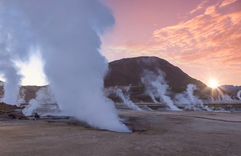 Chile, San Pedro de Atacama, Tatio Geysers in Atacama Desert