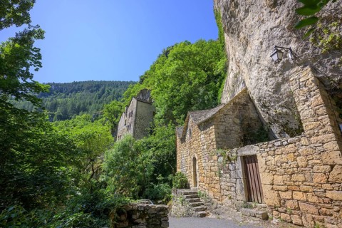 Place between rocks in the Tarn Gorge, Gorges du Tarn Causses, Castelbouc, Département Lozère,