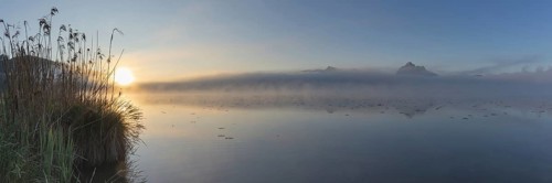 Sunrise at Lake Hopfensee near Füssen, with the Tegelberg massif and the Säuling behind it,