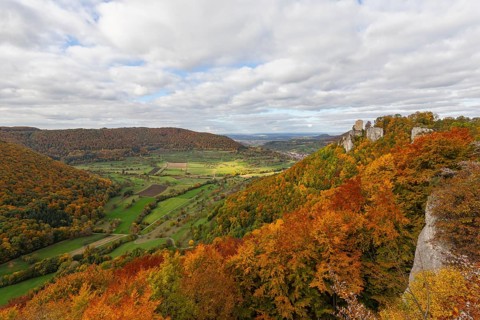 Indian summer on the Swabian Jura in the Nenninger Valley with the ruins of Reussenstein Castle