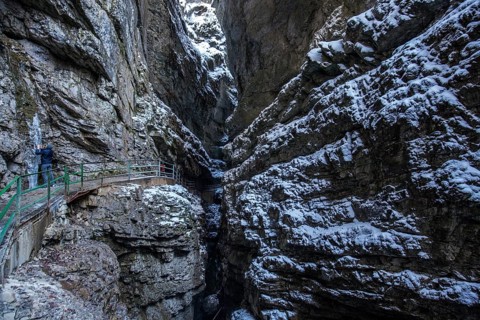 Winter, snowy landscape, hiking trail through the Breitachklamm gorge near Oberstdorf, Oberallgäu,