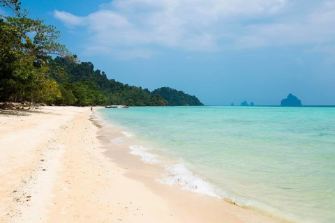 White sandy beach, Sunrise Beach, Koh Kradan, Hat Chao Mai National Park, Trang Province, Southern