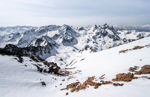 View of snow-covered mountain panorama, view from Sulzkogel, behind summit Hochreichkopf,