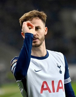 Goal celebration James Maddison Tottenham Hotspur Spurs (10) gesture gesture throws dart, Darts,