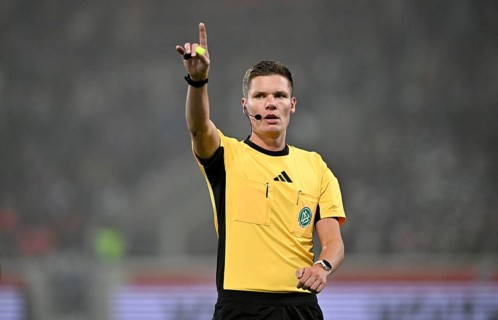Referee Referee Dr Florian Exner Gesture Gesture Voith-Arena, Heidenheim, Baden-Württemberg,