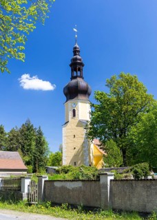 Village church with baroque spire, Neschwitz, Upper Lusatia, Saxony, Germany