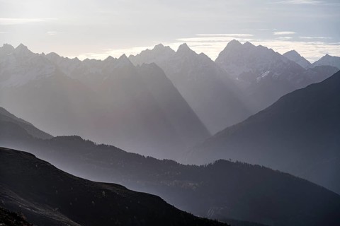 Ötztal Alps, mountain panorama in the morning light, peaks from left to right Roter Schrofem,