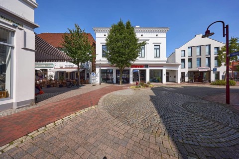 Clever fit fitness studio and entrance to the pedestrian zone in Varel, district of Friesland,