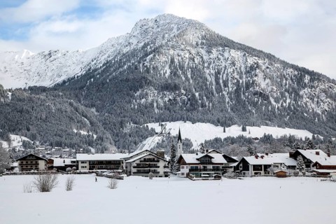 Winter, snowy landscape, view of Oberstdorf, behind Schattenberg and ORLEN Arena, ski jumping