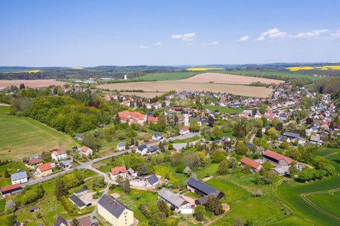 View of the village with castle and church from above, Reichstädt, Dippoldiswalde, Erzgebirge,
