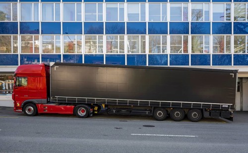 Truck semitrailer free of advertising