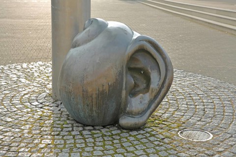 Sculpture Auricle by Gernot Rumpf 1992, bronze sculpture, modern art, abstract art, symbol, hear,