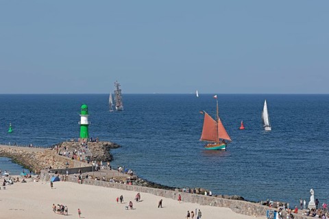 Sailing ships, pier lights, Unterwarnow, Hanse Sail, Warnemünde, Rostock, Mecklenburg-Western