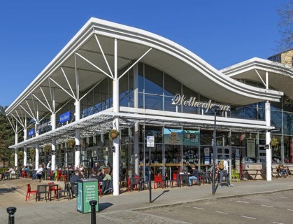 Wetherspoons public house, Midsummer Boulevard, Milton Keynes Central, Buckinghamshire, England, UK