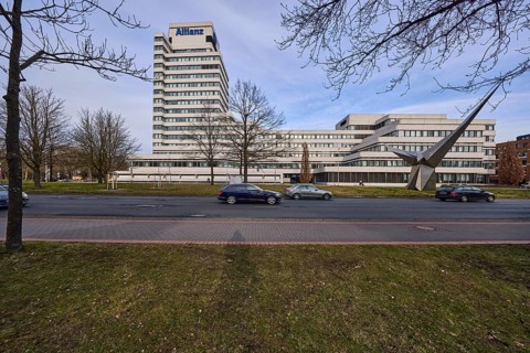 Allianz-Hochhaus, architect Arno J. L. Bayer, commercial building, modern architecture, skyscraper,