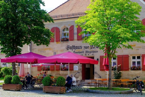Gasthaus zur Krone, market square, Thalmässing, Altmühltal nature park Park, Middle Franconia,