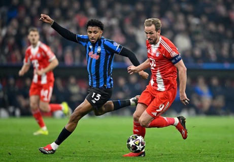 Duel, action Harry Kane FC Bayern Munich FCB (09) vs Ederson Atalanta BC Bergamo (13) football,
