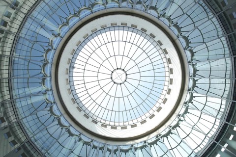 Round glass dome of the Schirn Kunsthalle, modern building, glass windows, glass panes, reflection,