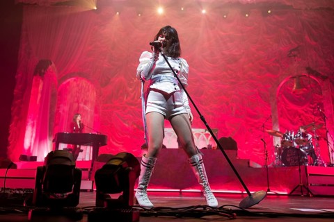Abigail Morris, singer of The Last Dinner Party live at the Berlin velodrome on 22.02.2026